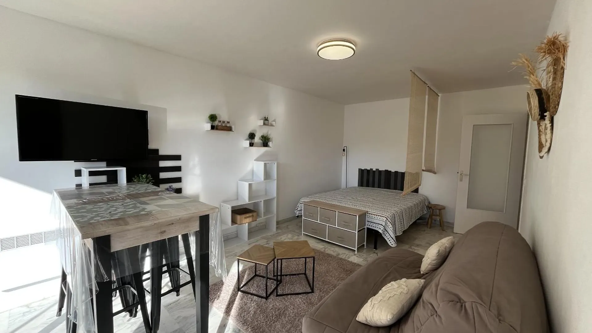 Le Genepy, Studio 30M2, 4 P, Balcon Parking, Clim Frejus