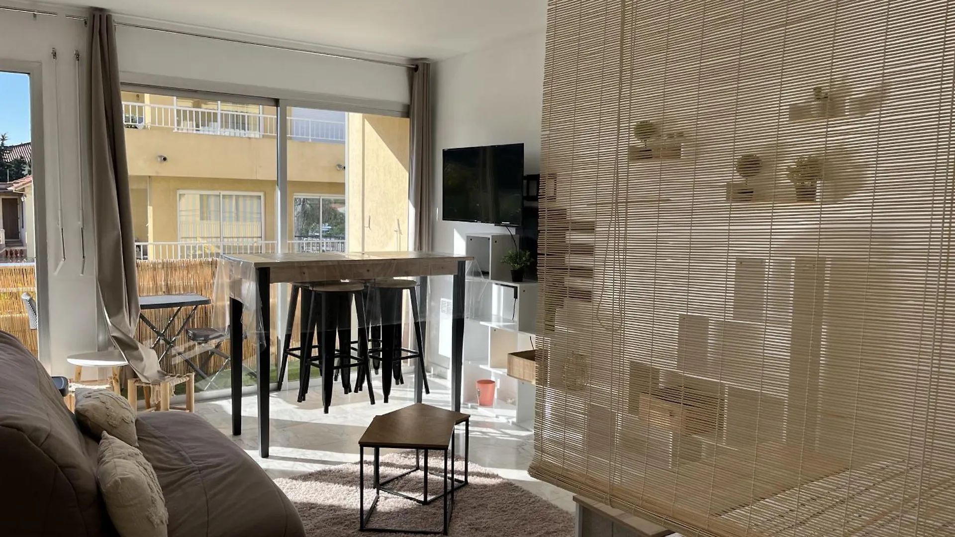 Le Genepy, Studio 30M2, 4 P, Balcon Parking, Clim Frejus 0*,